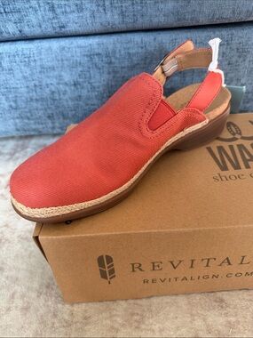 REVITALIGN Ventura Coral Canvas Slingback Mule